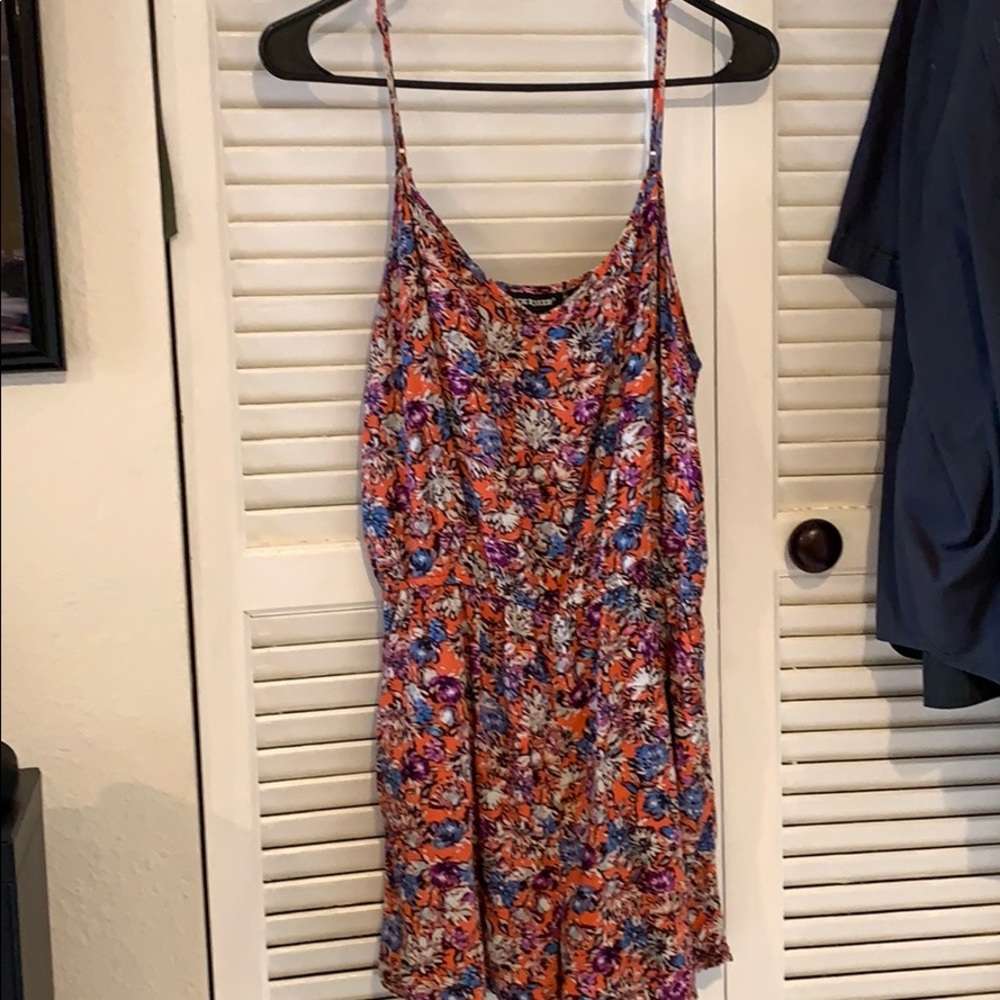 Floral romper with pockets!